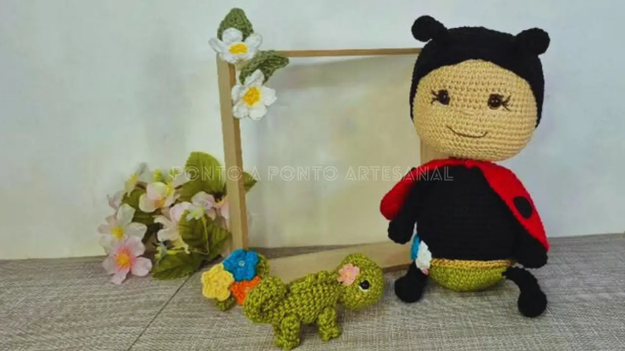 Jardim Encantado em Amigurumi: Delicadeza nas Cores e Flores